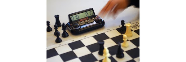 Chess Clock, demonstrating a time limit for each player